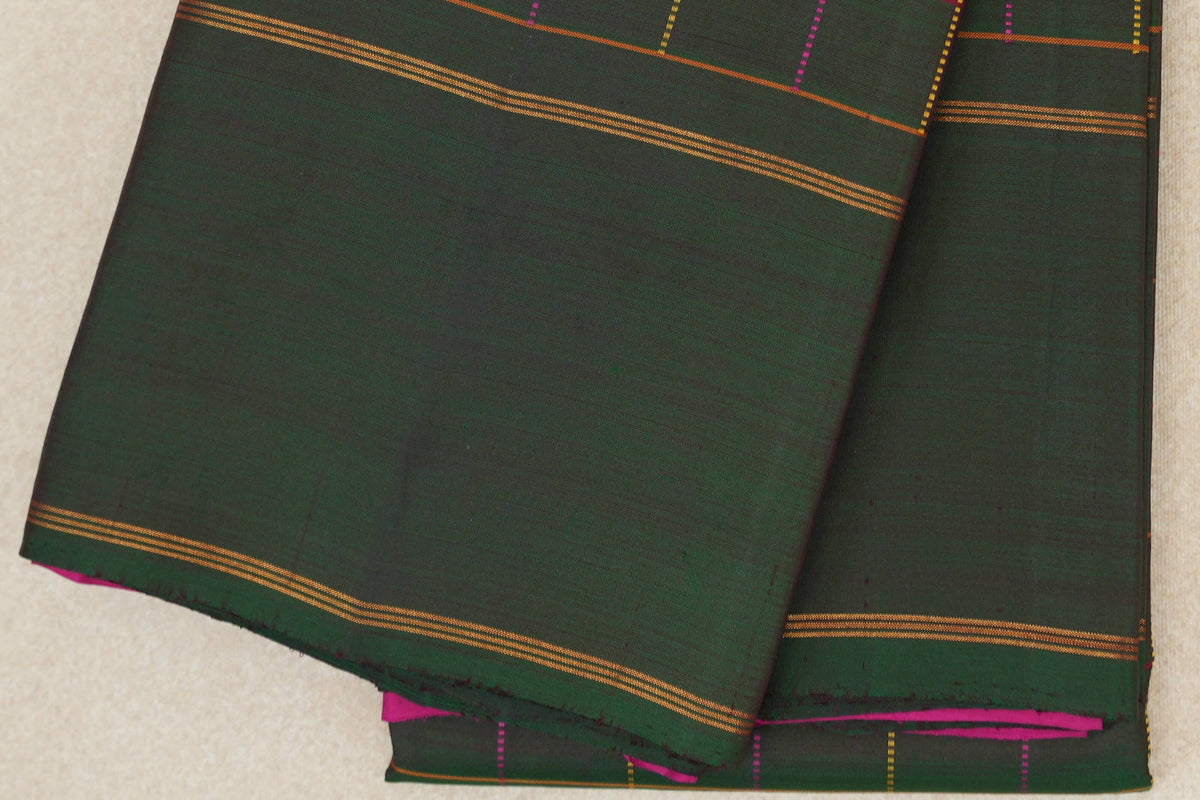 Deep Manthulir Green Vintage Kanjivaram Silk Saree border zoom