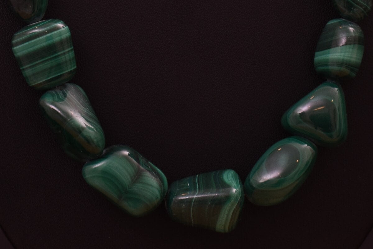 Lasya Necklace with semi-precious stones PSLA180058