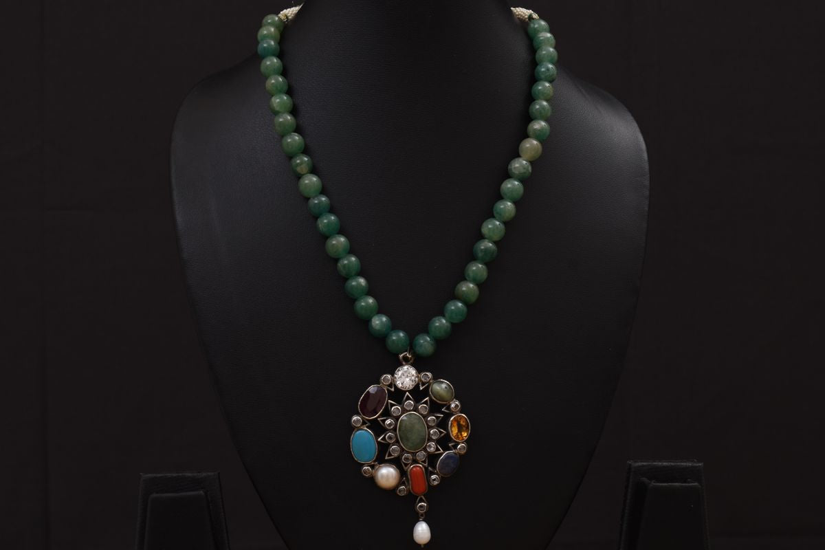 Lasya Necklace with semi-precious stones PSLA180060