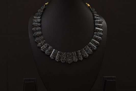 Lasya Necklace with semi-precious stones PSLA180057